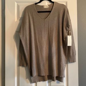 Dreamers New Pullover V-neck Style Heather Mocha